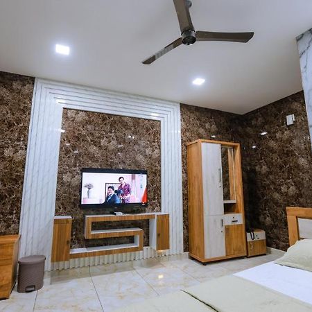 An Regency Hotel Edappal Luaran gambar