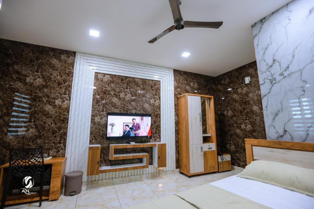 An Regency Hotel Edappal Luaran gambar